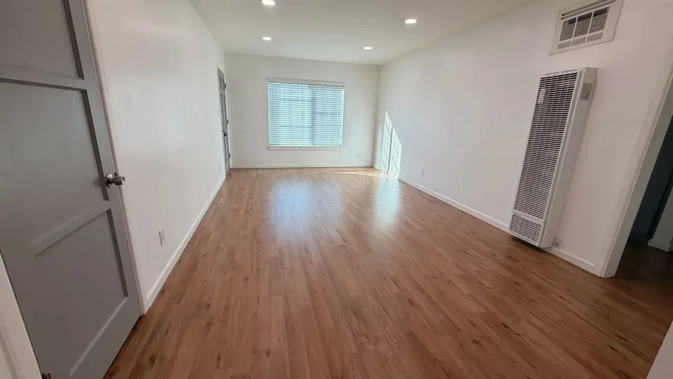 202 N Locust St. apt 9 - Photo 1