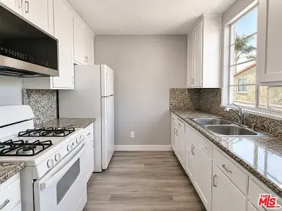 202 N Locust St, # 6, Inglewood, CA 90301 - photo 4